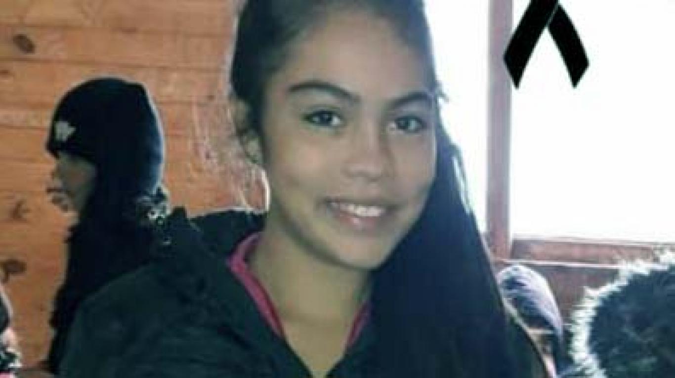 Adolescente murió desangrada en medio de su fiesta de 15 años tras chocar con un ventanal