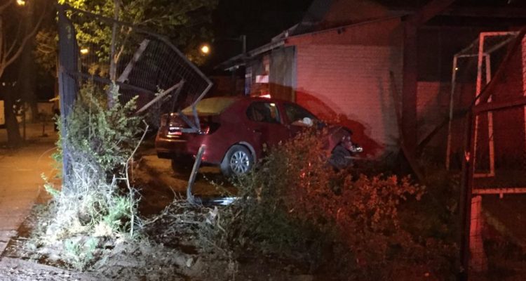 Chocaron contra sede social: persecución policial termina con tres adolescentes detenidos tras robo