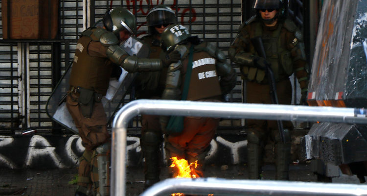 carabineros molotov