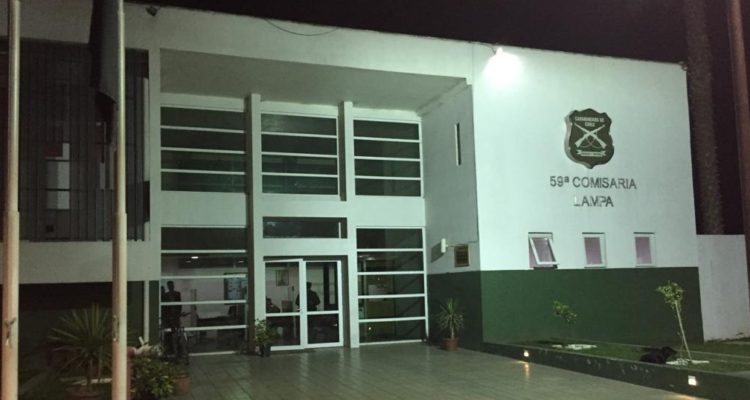 Carabinero denunció en Lampa que sus colegas lo detuvieron ilegalmente por un delito que no cometió