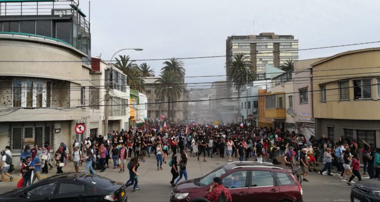 En Valparaíso salieron nuevamente a protestar: acusaron represión injustificada de Carabineros