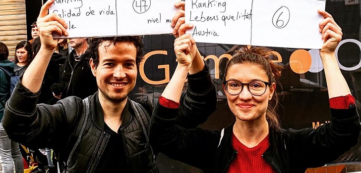 El cartel que se tomó la protesta en Austria en apoyo a manifestaciones en Chile: se volvió viral