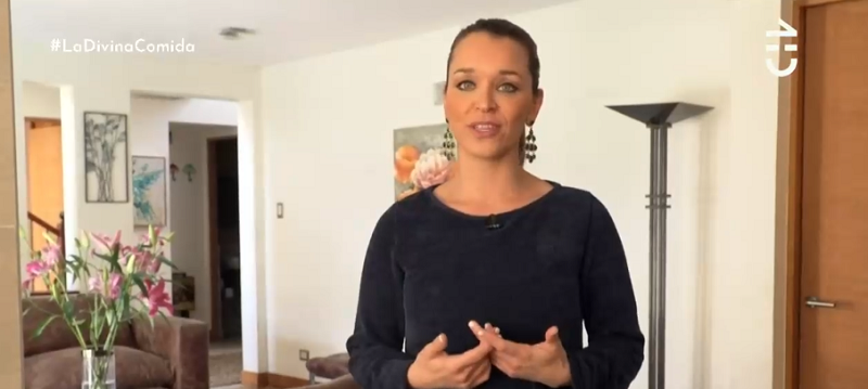 Carla Zunino mostró su increíble casa en La Divina Comida: tiene todo cubierto de flores