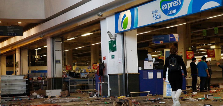 "No garantizó orden ni seguridad": Walmart presenta 6 acciones judiciales contra el Estado de Chile