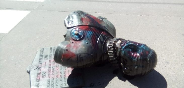 A la espera de marcha mapuche: derriban estatuas de españoles en plaza de Cañete