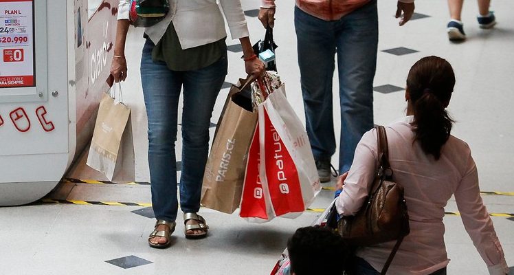 Convocan a manifestarse dentro de malls en Viña del Mar y Quilpué: recintos cerraron sus puertas