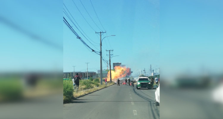 Fuerte explosión deja al menos tres trabajadores heridos en Ruta 160: habrían roto cañería de gas