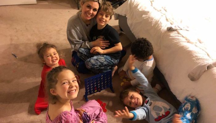 En una sola foto: madre compartió el efecto de eliminar el uso de computadores y celulares en niños