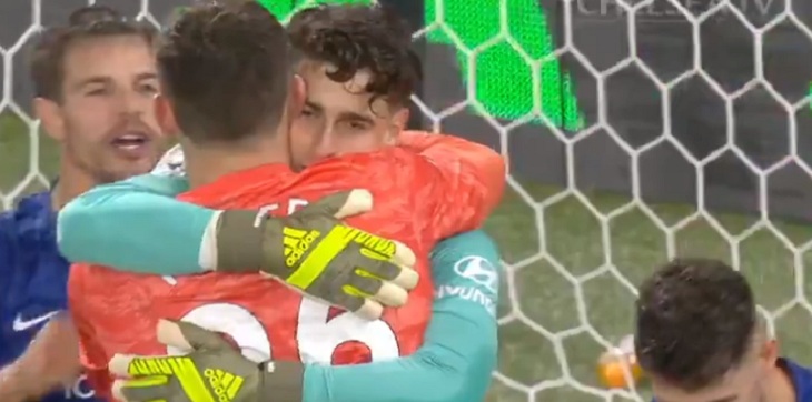 Admirable 'fair play': portero de Watford corrió a felicitar a colega de Chelsea tras notable tapada