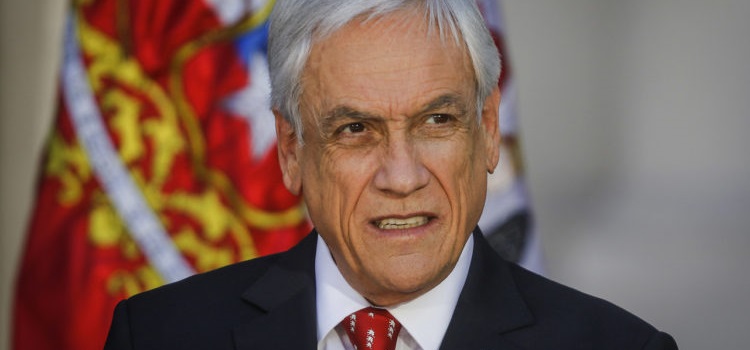 Piñera afirmó que trabaja en cambios a Constitución: Tienen que ser más profundos de lo que pensaba