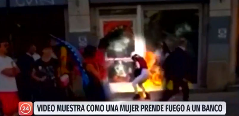 Cuestionan video de incendio a sucursal bancaria exhibido por TVN