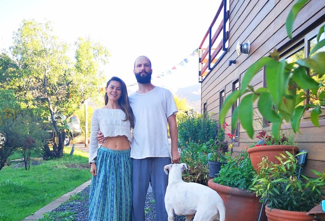 Marita García se irá de viaje con esposo por yoga