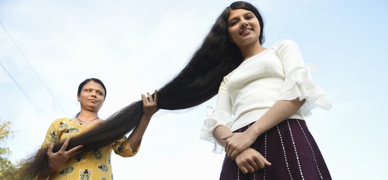 Adolescente india ostenta el récord de la cabellera más larga del mundo: 190 cm