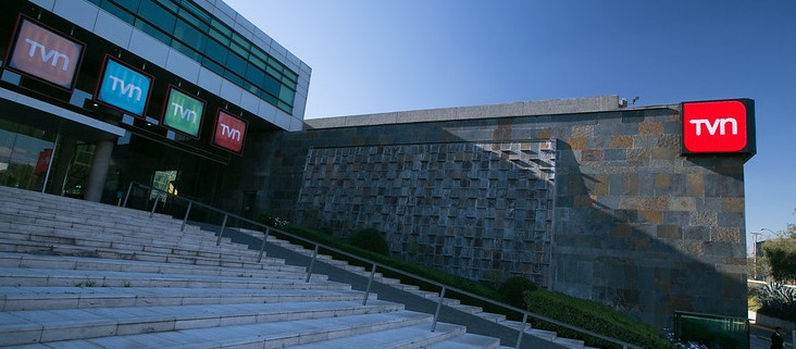 La jugada de TVN para obtener recursos en medio de crisis: firmará millonario contrato con clínica