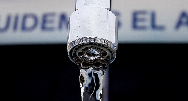 Senado rechaza proyecto que buscaba consagrar el agua como bien de uso público