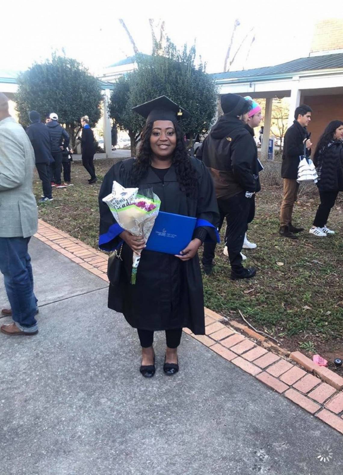 Latonya Young graduada
