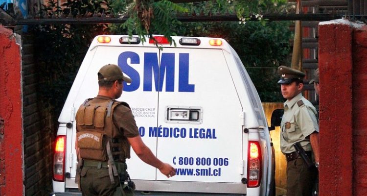 Adolescente de 15 años es acusado de parricidio de su madre en Pudahuel: fue detenido