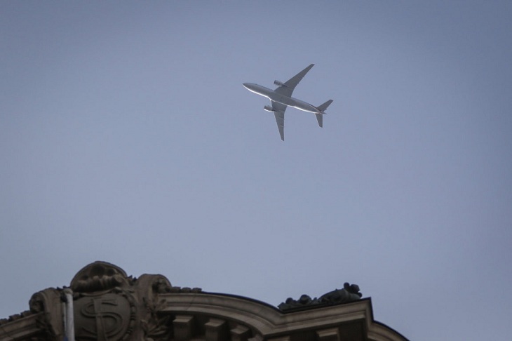 avion vuelo bajo santiago
