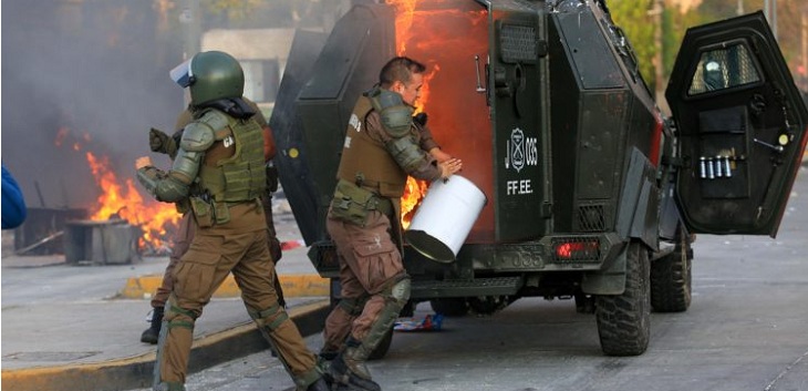 Carabineros informa que funcionario sufrió quemaduras graves en su rostro y debió ser intervenido