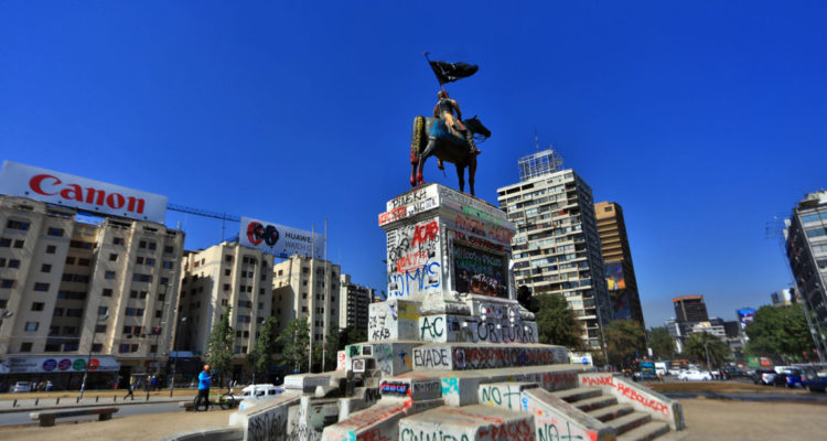 Aseguran que 69% del comercio de Plaza Baquedano sigue cerrado a 4 meses del 18-O