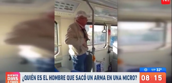 Adulto mayor sacó pistola arriba de bus en Maipú: se molestó tras discusión sobre estallido social