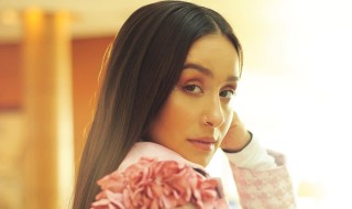 Denise Rosenthal, look Gabriela Mistral