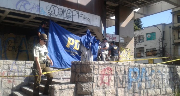 Investigan el hallazgo de un hombre muerto al interior del edificio de Caja Los Andes en Concepción