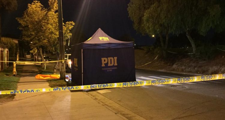 Vecinos de Maipú alertaron sobre hallazgo de un hombre muerto en plena calle: PDI investiga el caso
