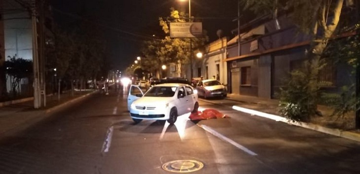 Carabinero de franco repele portonazo en su contra en Santiago: hubo un muerto y un herido