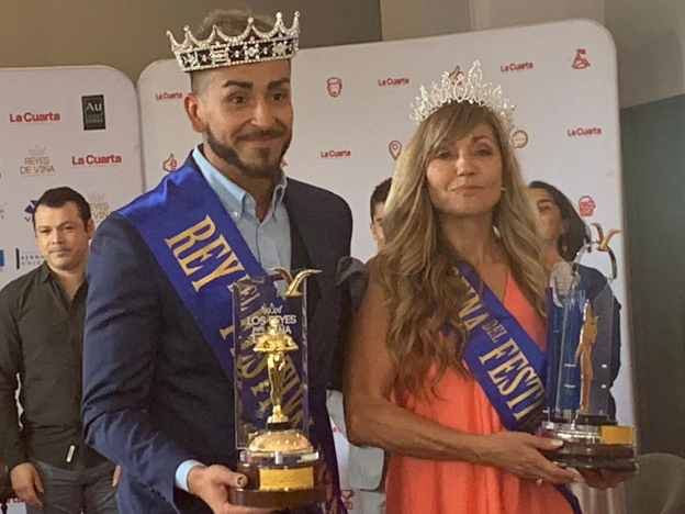 Al ritmo de "Todo Cambia": así fue el piscinazo de los reyes de Viña