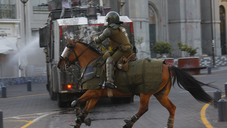 Carabineros a Caballo en Plaza de la Independencia