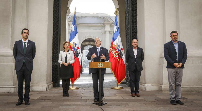 Presidente Piñera anuncia acuerdos para cubrir servicios de luz, agua y telecomunicaciones