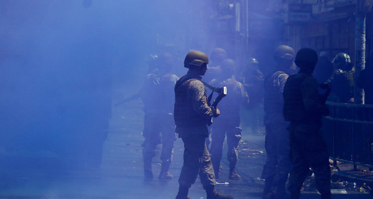 Parlamentarios piden explicaciones al Gobierno por militar haciendo 