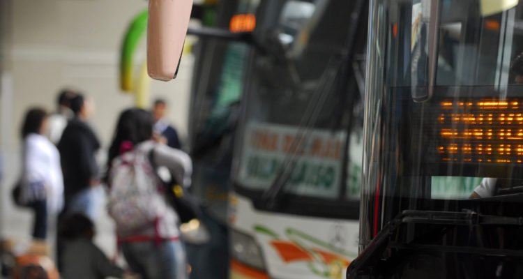 Gobierno denuncia a joven que viajó a Temuco con Covid-19 sin esperar resultado de examen