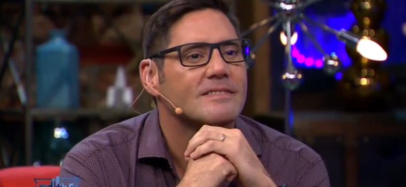 Pancho Saavedra confirmó que contrajo unión civil hace más de un año y explicó por qué no lo contó