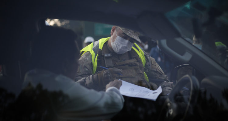 Jueves Santo: 41 mil vehículos salieron de Santiago, un 74% menos que el año pasado