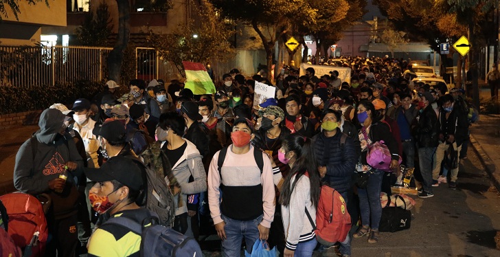 bolivianos regresan a su país
