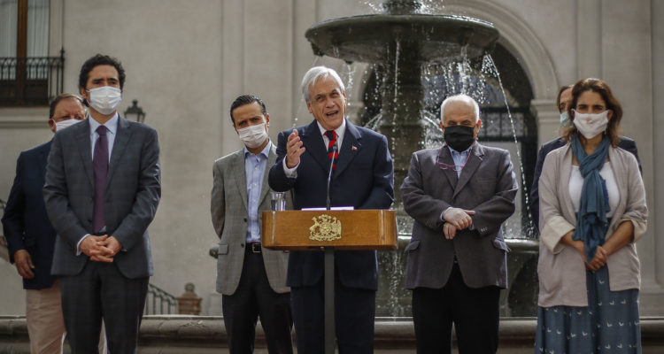 Piñera promulga ley Fogape que impulsa créditos a Pymes con garantías del Estado