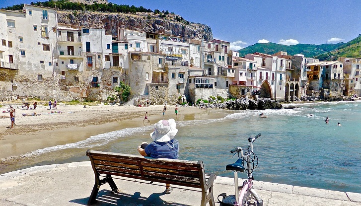 Autoridades de isla italiana ofrecen pagar mitad del pasaje a turistas que viajen tras la pandemia