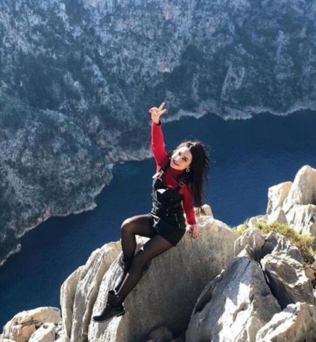 Mujer muere en Turquía tras tomarse foto para celebrar fin de la cuarentena