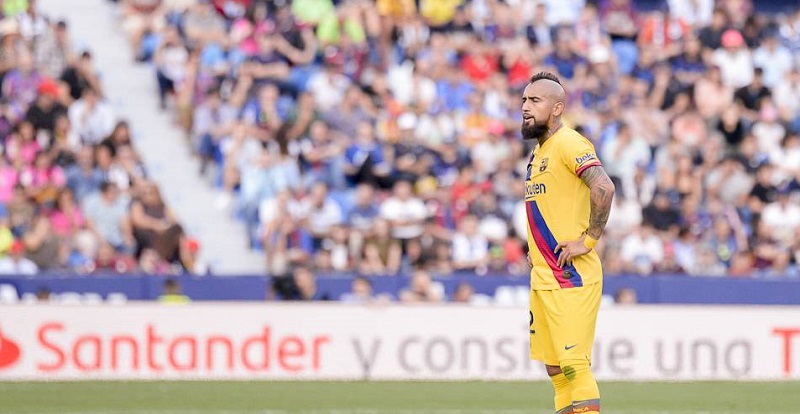 Barcelona analiza desprenderse de Arturo Vidal para hacer caja
