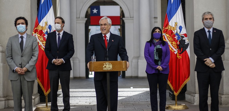 Piñera promulga ley que rebaja dieta parlamentaria