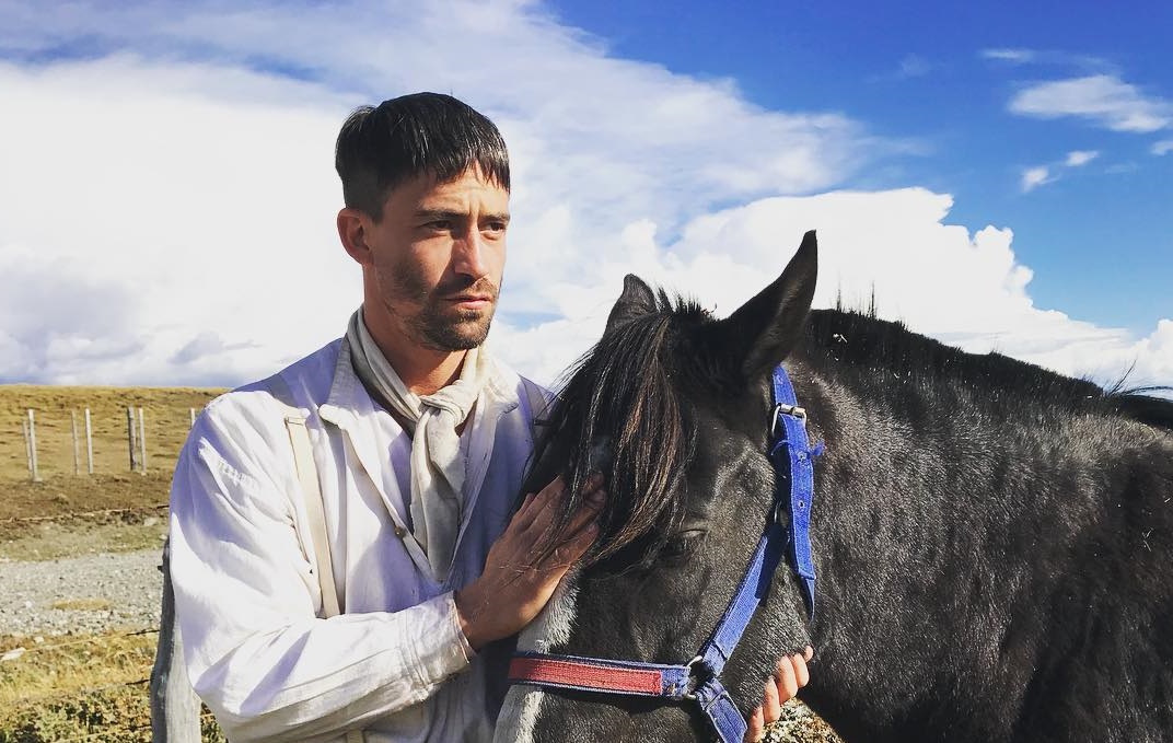 Tiago Correa en Helga y Flora