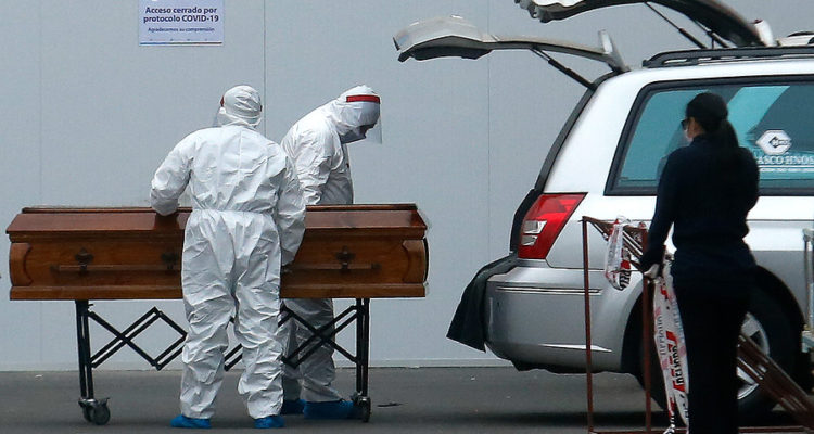 Asesor de la OMS llama a la calma frente a estudio que proyecta 12 mil muertos por COVID-19