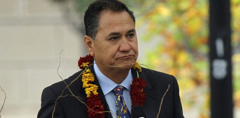 Alcalde de Rapa Nui protagoniza pelea a golpes al interior de hospital y termina detenido