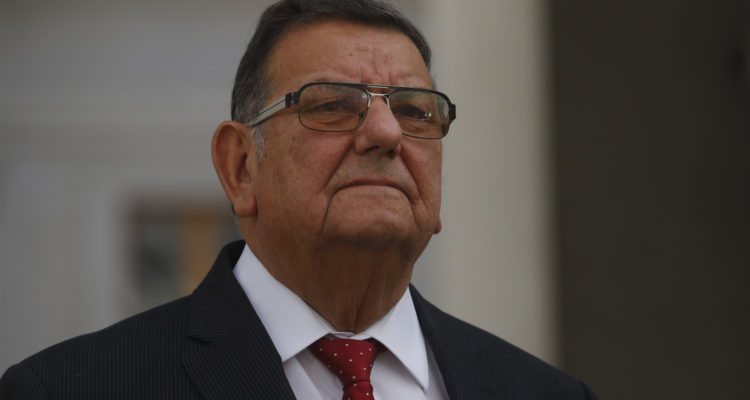 Fiscalía anuncia investigación contra senador Quinteros por volar sabiéndose sospechoso de COVID-19