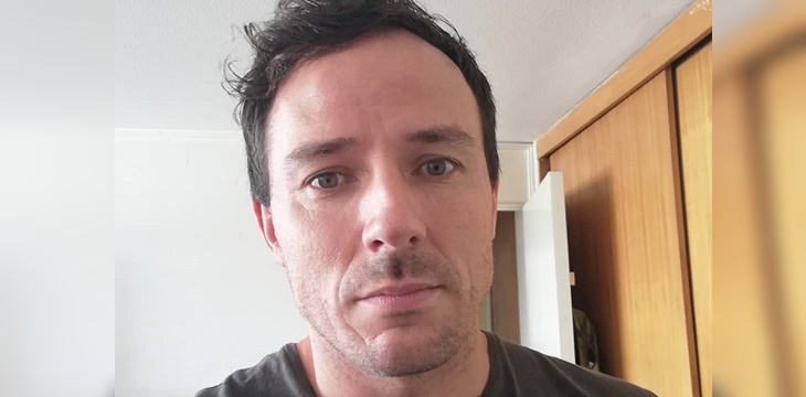 El nuevo emprendimiento de Gonzalo Egas en medio de la pandemia: hace escudos de acrílico