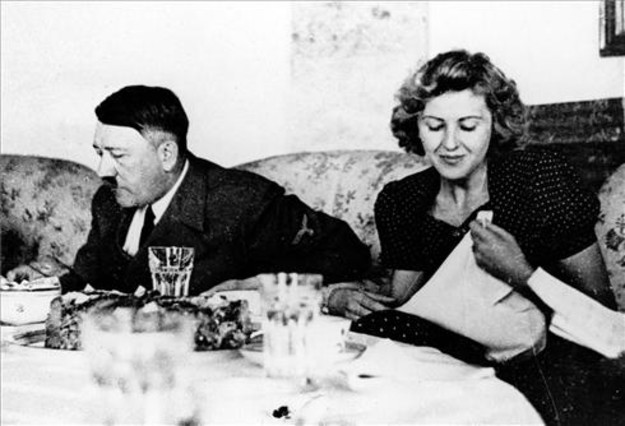 Adolf Hitler junto a Eva Braun | BBCL