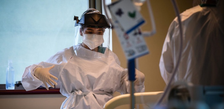 Colegio Médico revela colapso de camas UCI en la región Metropolitana producto del COVID-19