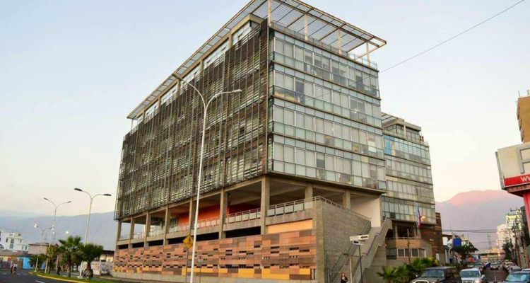 Allanan municipio de Iquique: detienen a 15 personas y al menos 4 serían concejales